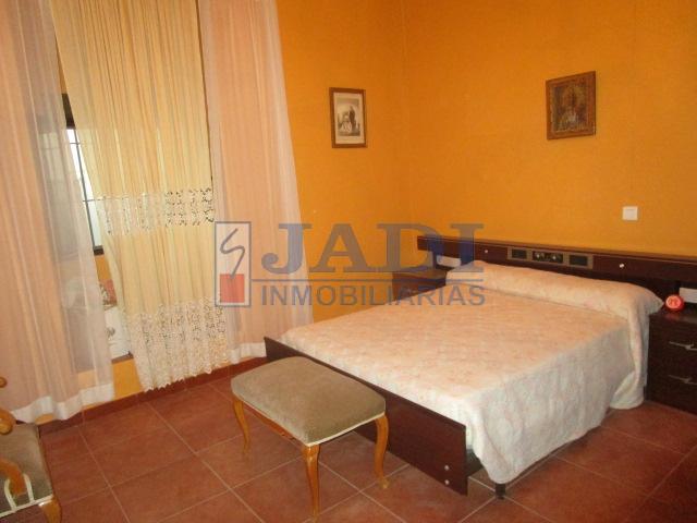For sale of house in Valdepeñas