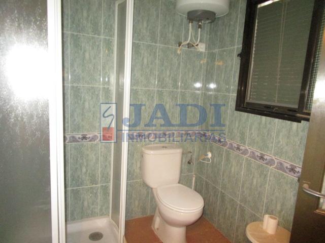 For sale of house in Valdepeñas
