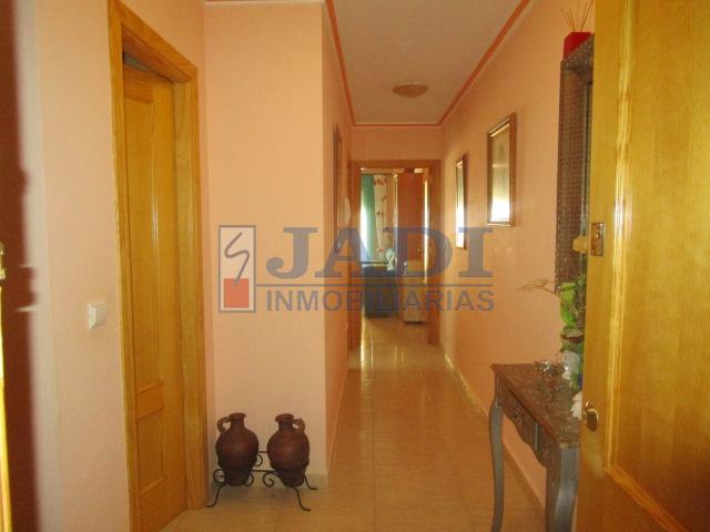 For sale of flat in Valdepeñas