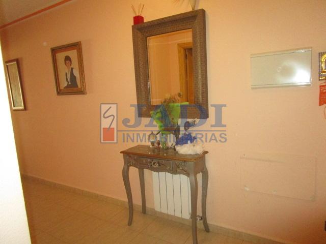 For sale of flat in Valdepeñas