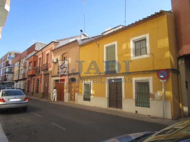 Venta de casa en Valdepeñas