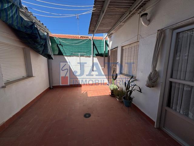 Venta de casa en Valdepeñas