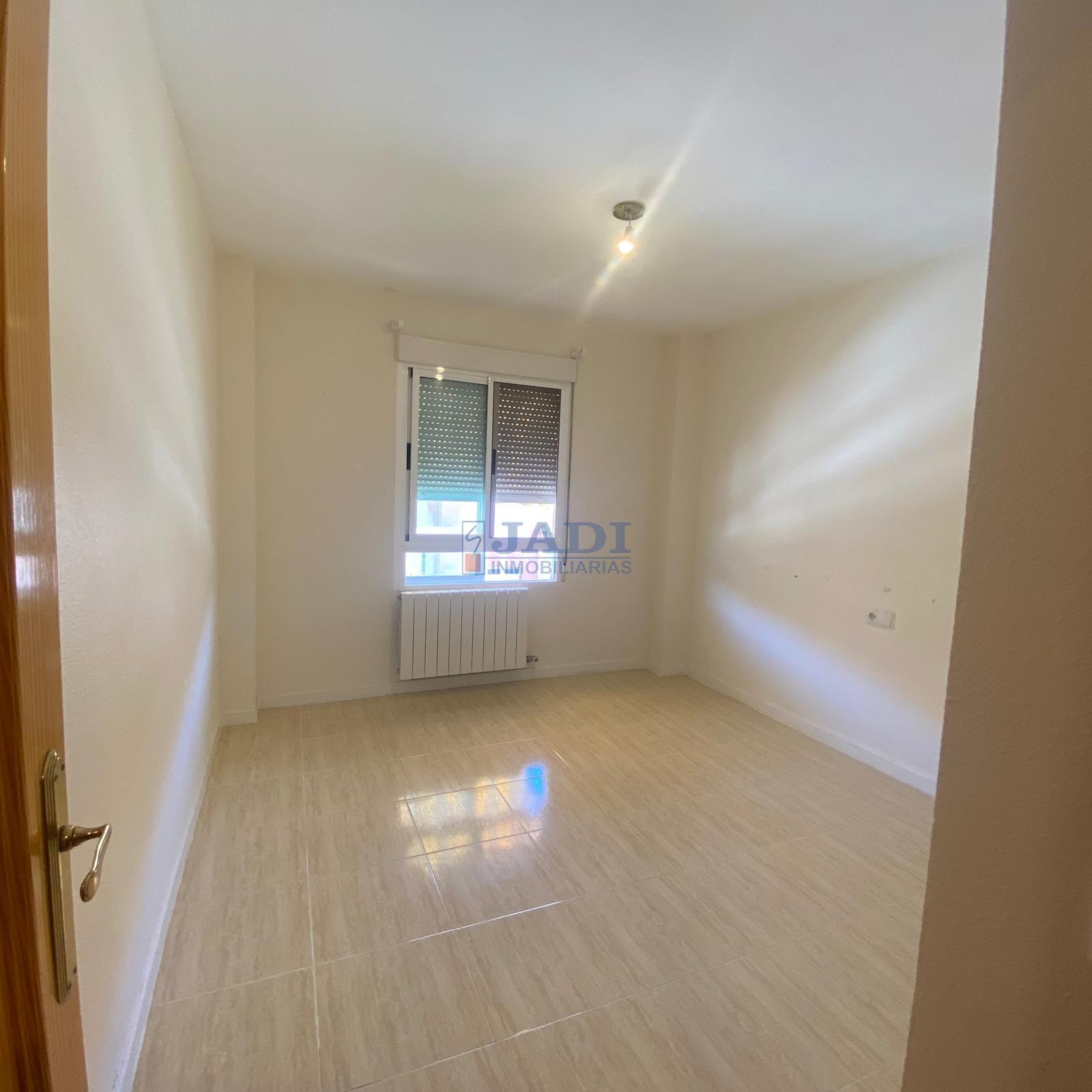 For sale of flat in Valdepeñas