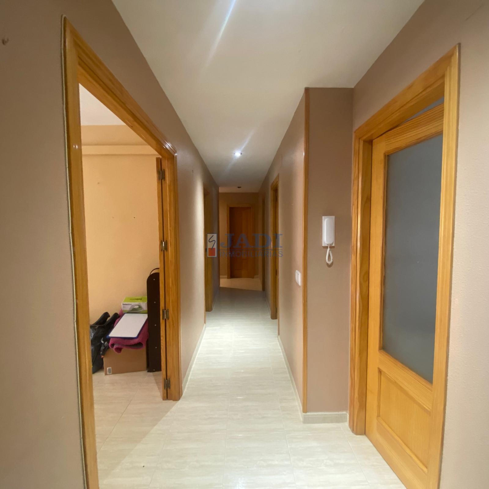 For sale of flat in Valdepeñas