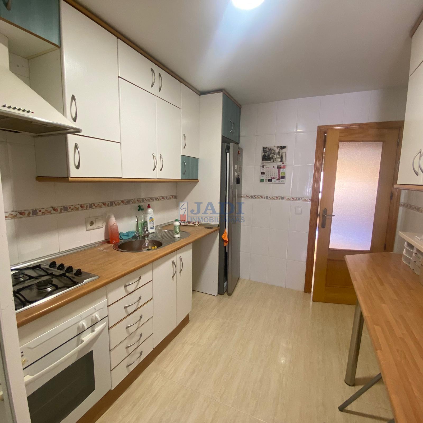For sale of flat in Valdepeñas