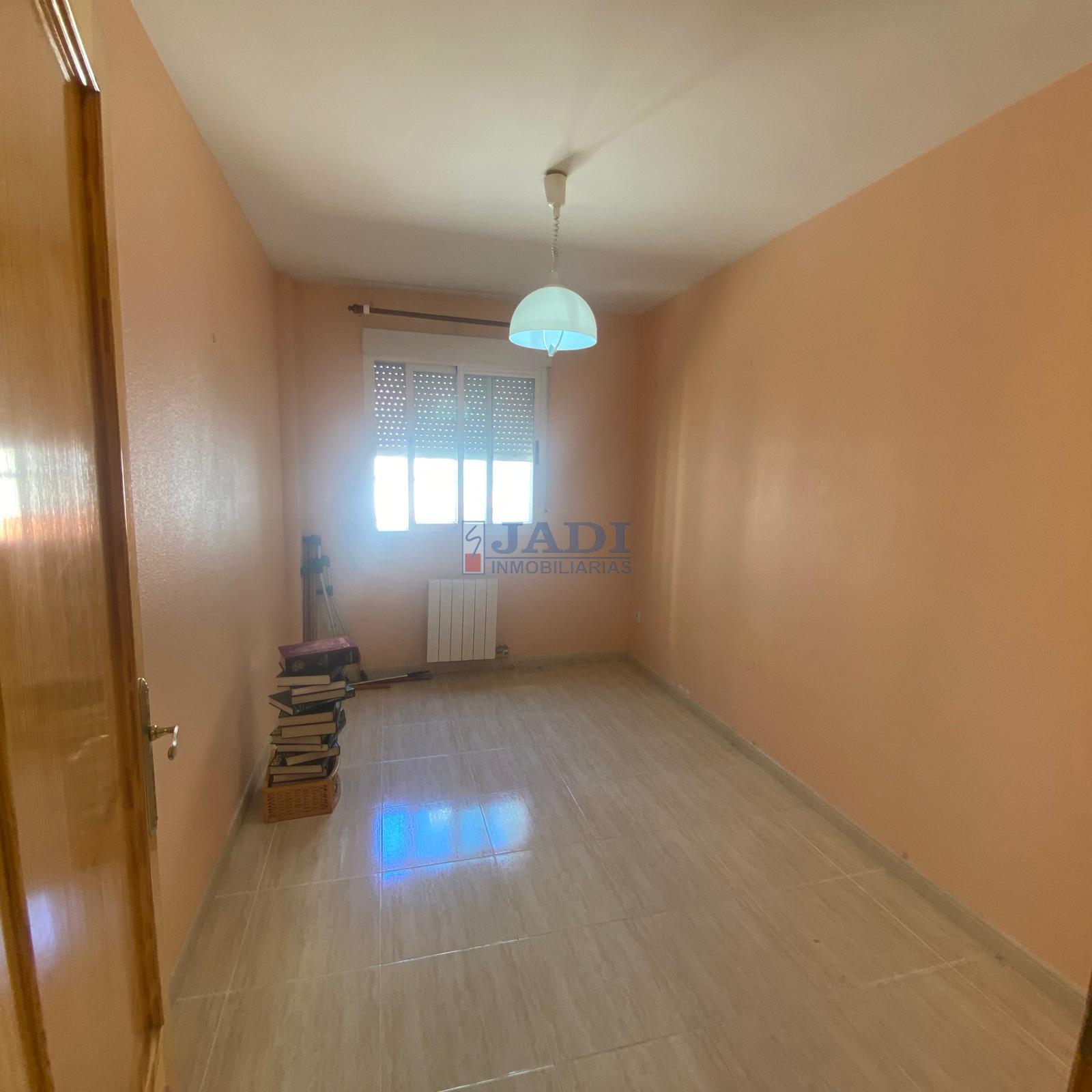 For sale of flat in Valdepeñas