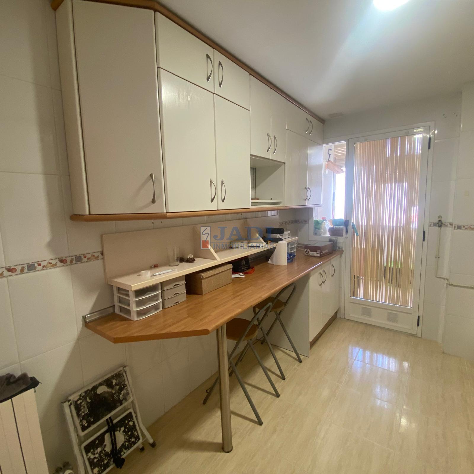 For sale of flat in Valdepeñas