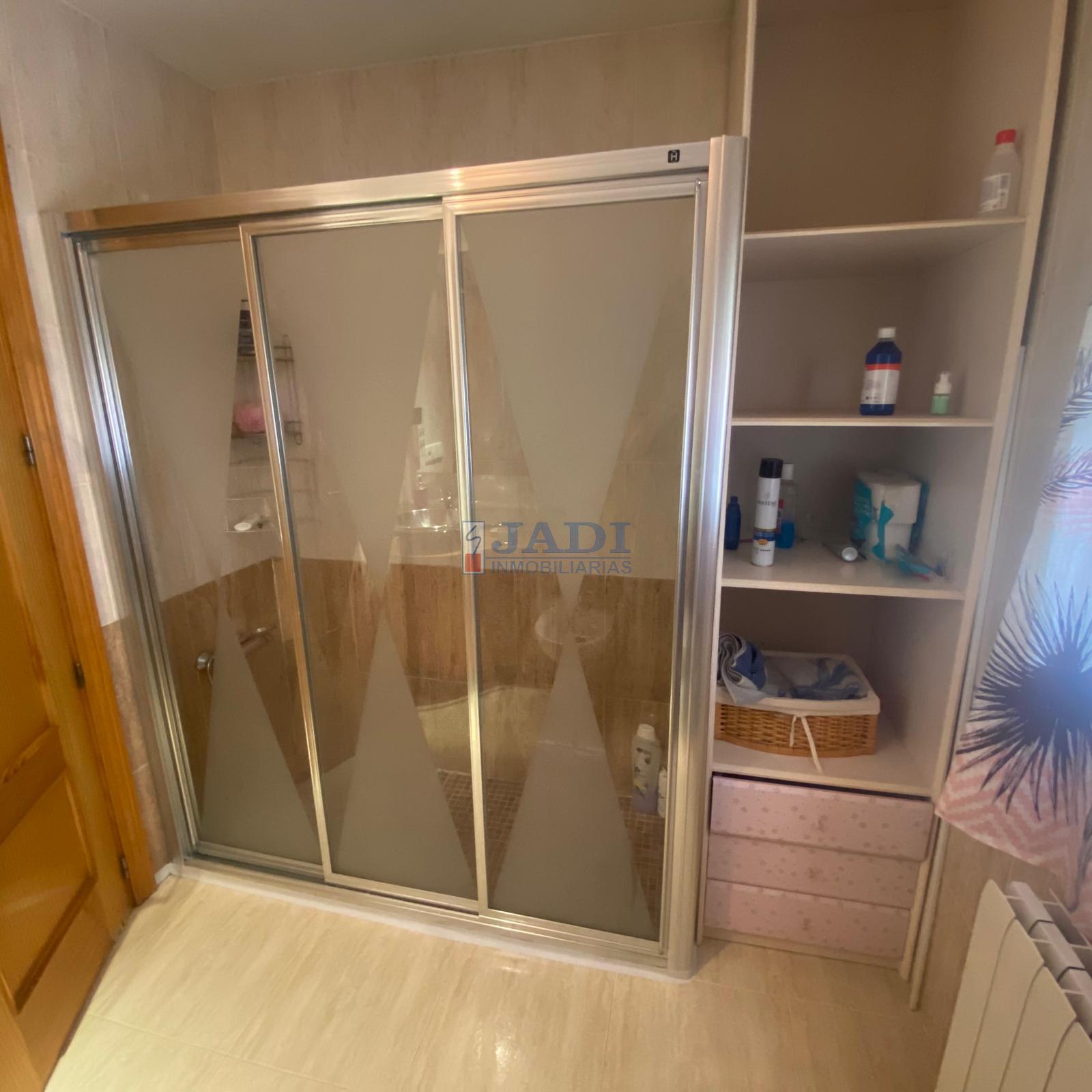 For sale of flat in Valdepeñas