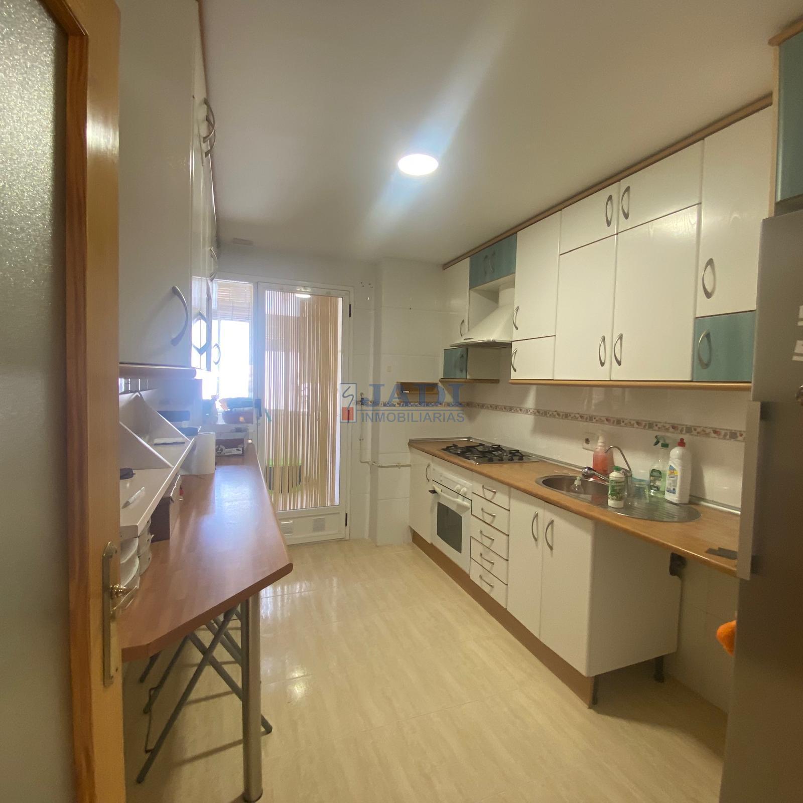 For sale of flat in Valdepeñas