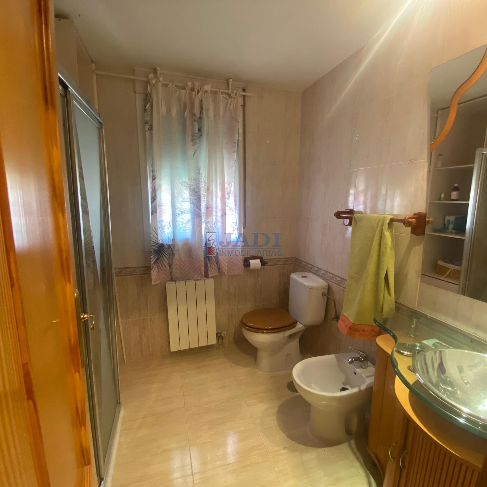 For sale of flat in Valdepeñas