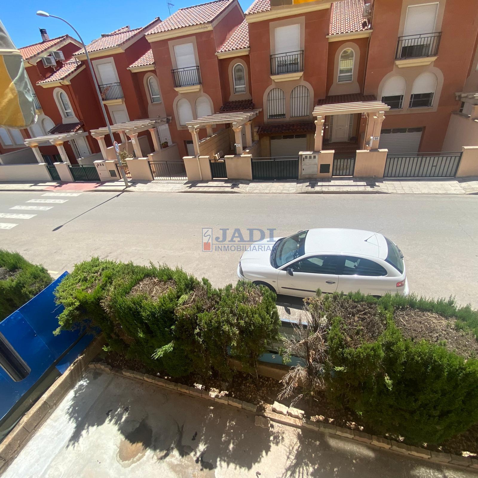 For sale of flat in Valdepeñas