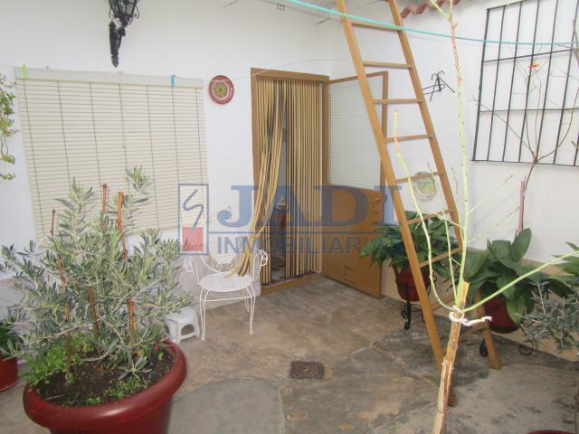 For sale of house in Valdepeñas