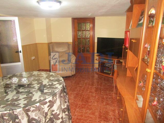 For sale of house in Valdepeñas