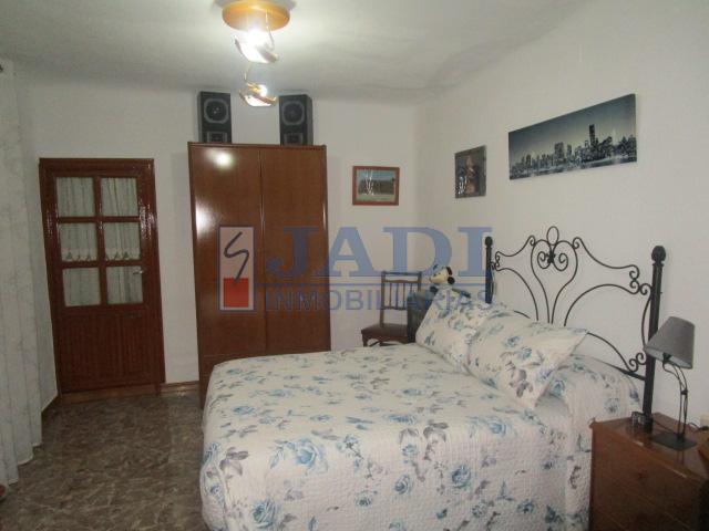 For sale of house in Valdepeñas
