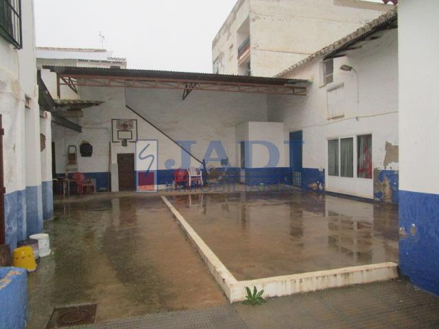 For sale of house in Valdepeñas