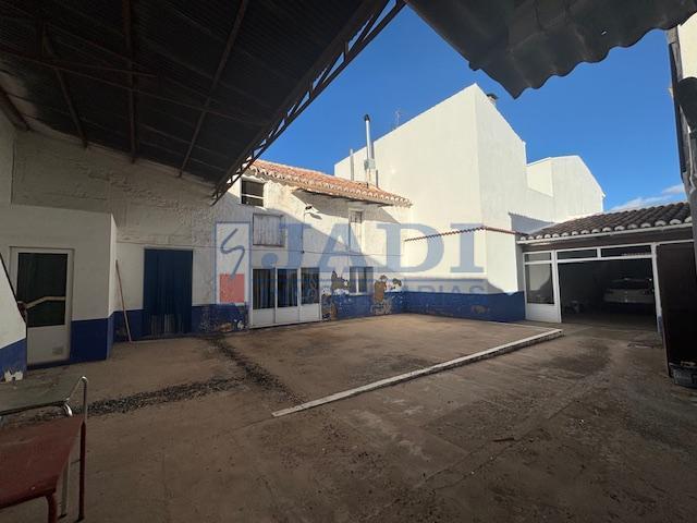 Venta de casa en Valdepeñas