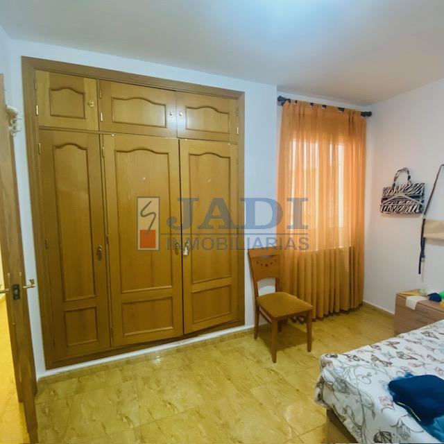 For sale of flat in Valdepeñas