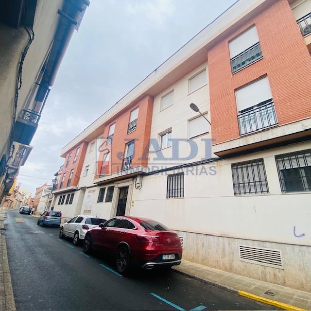 For sale of flat in Valdepeñas