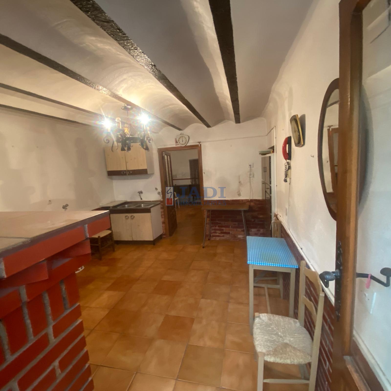 For sale of house in Valdepeñas