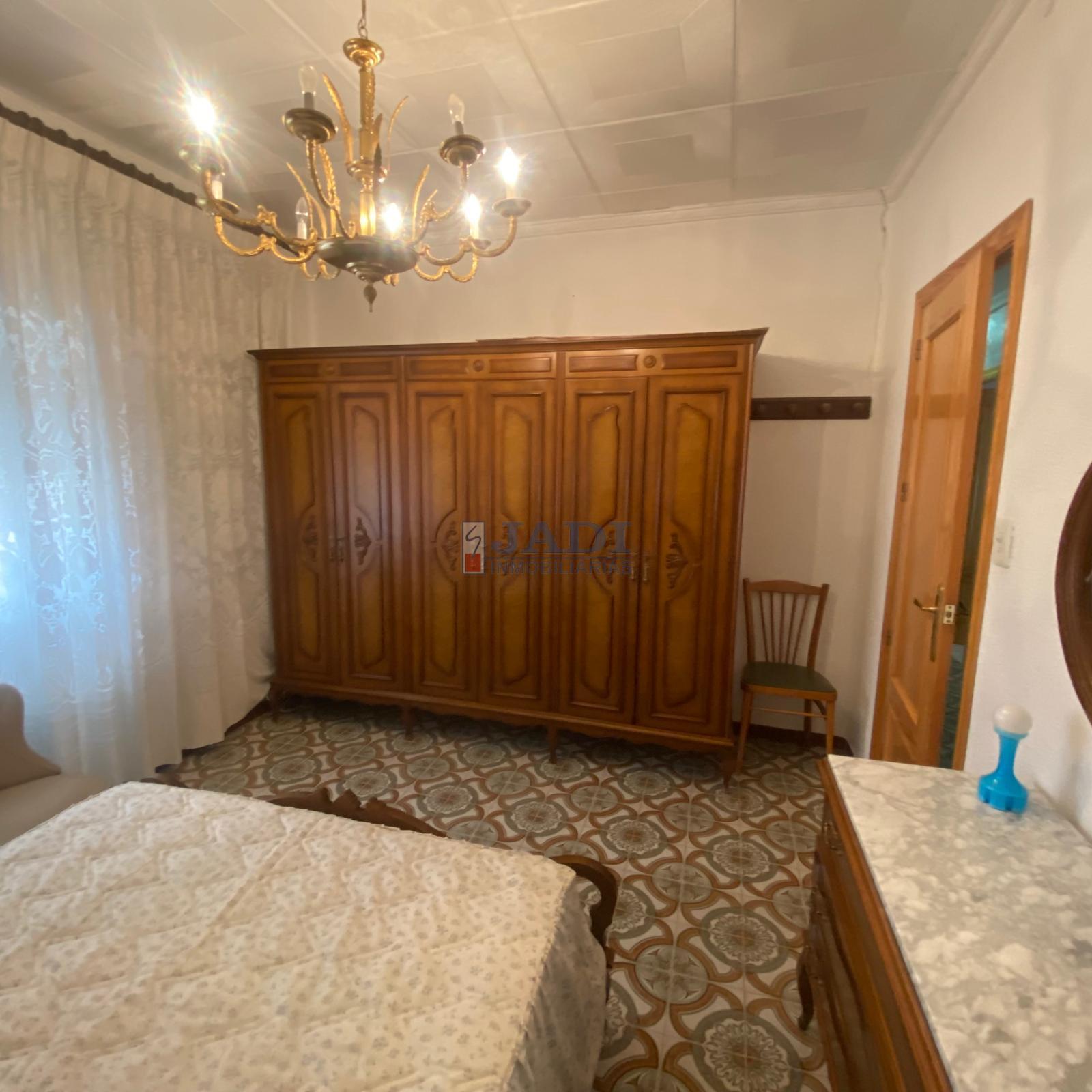 For sale of house in Valdepeñas