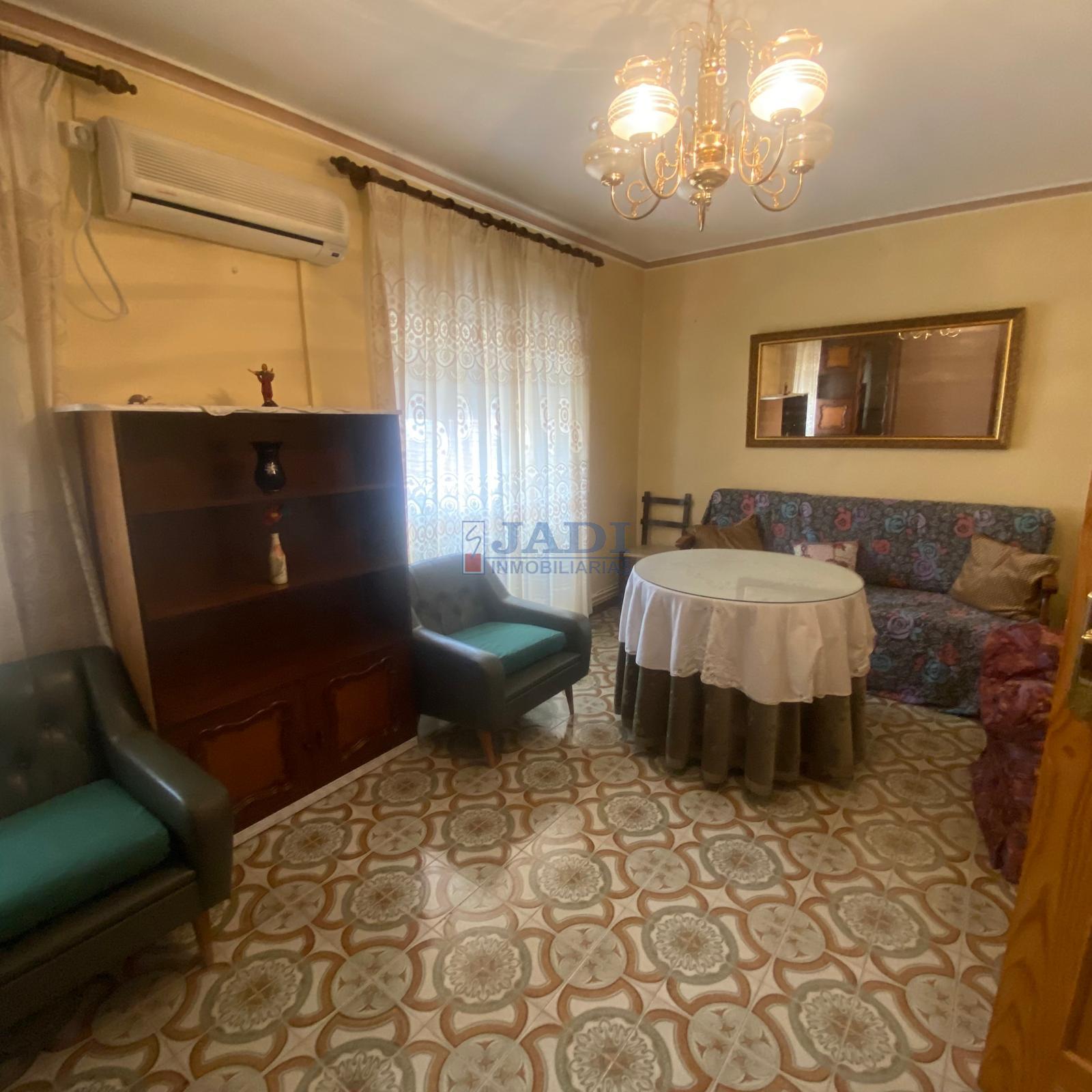 For sale of house in Valdepeñas