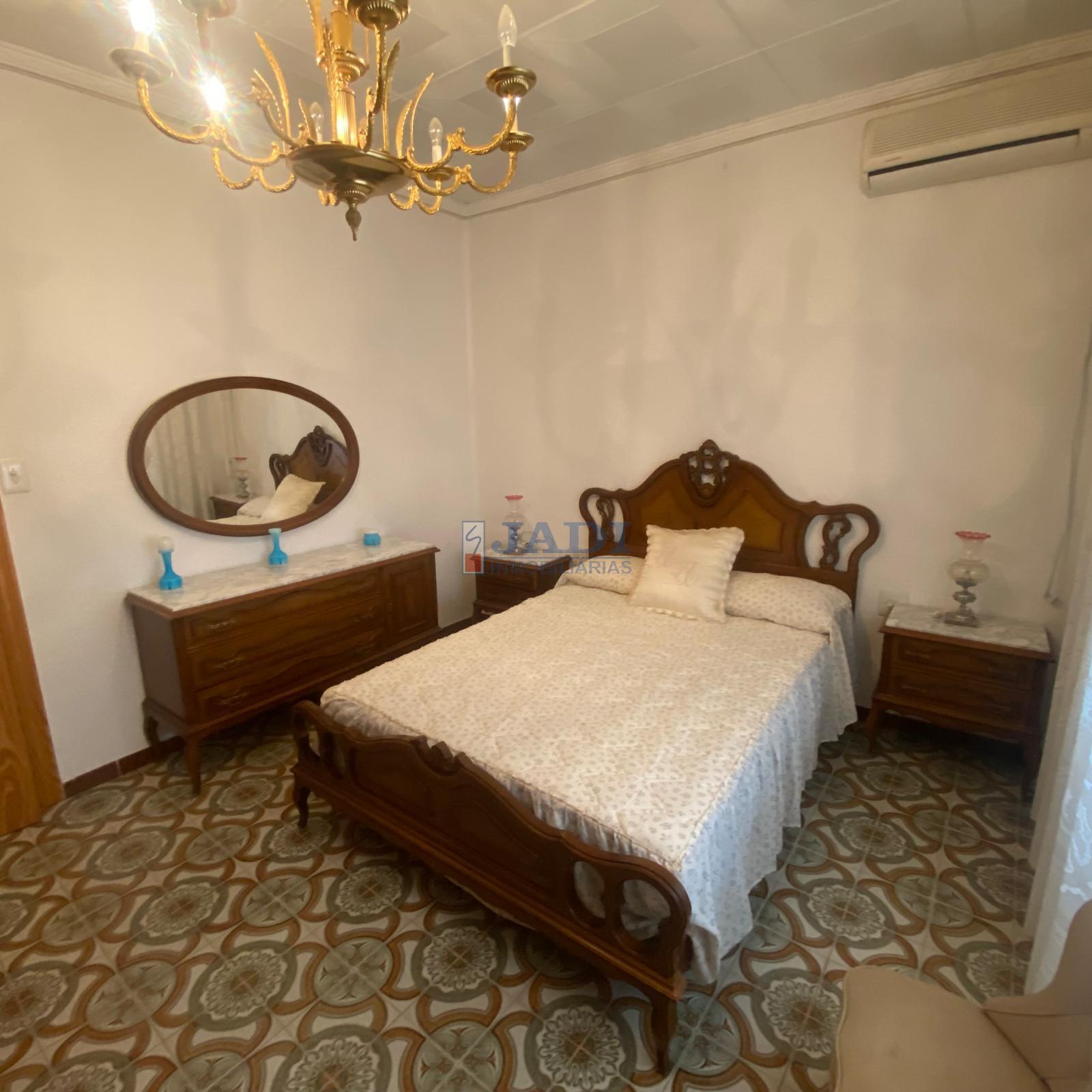 For sale of house in Valdepeñas