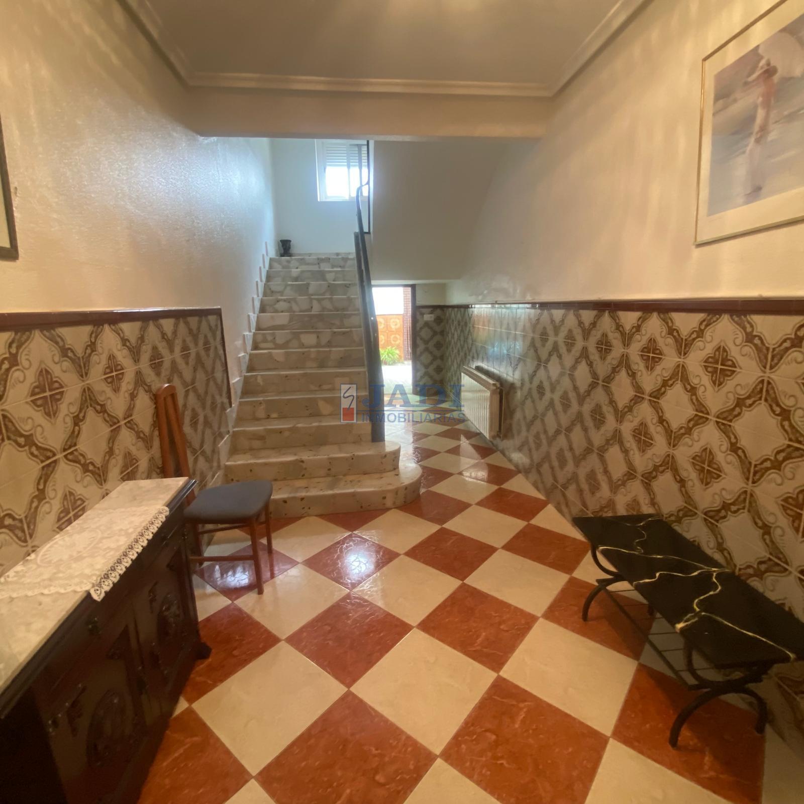For sale of house in Valdepeñas
