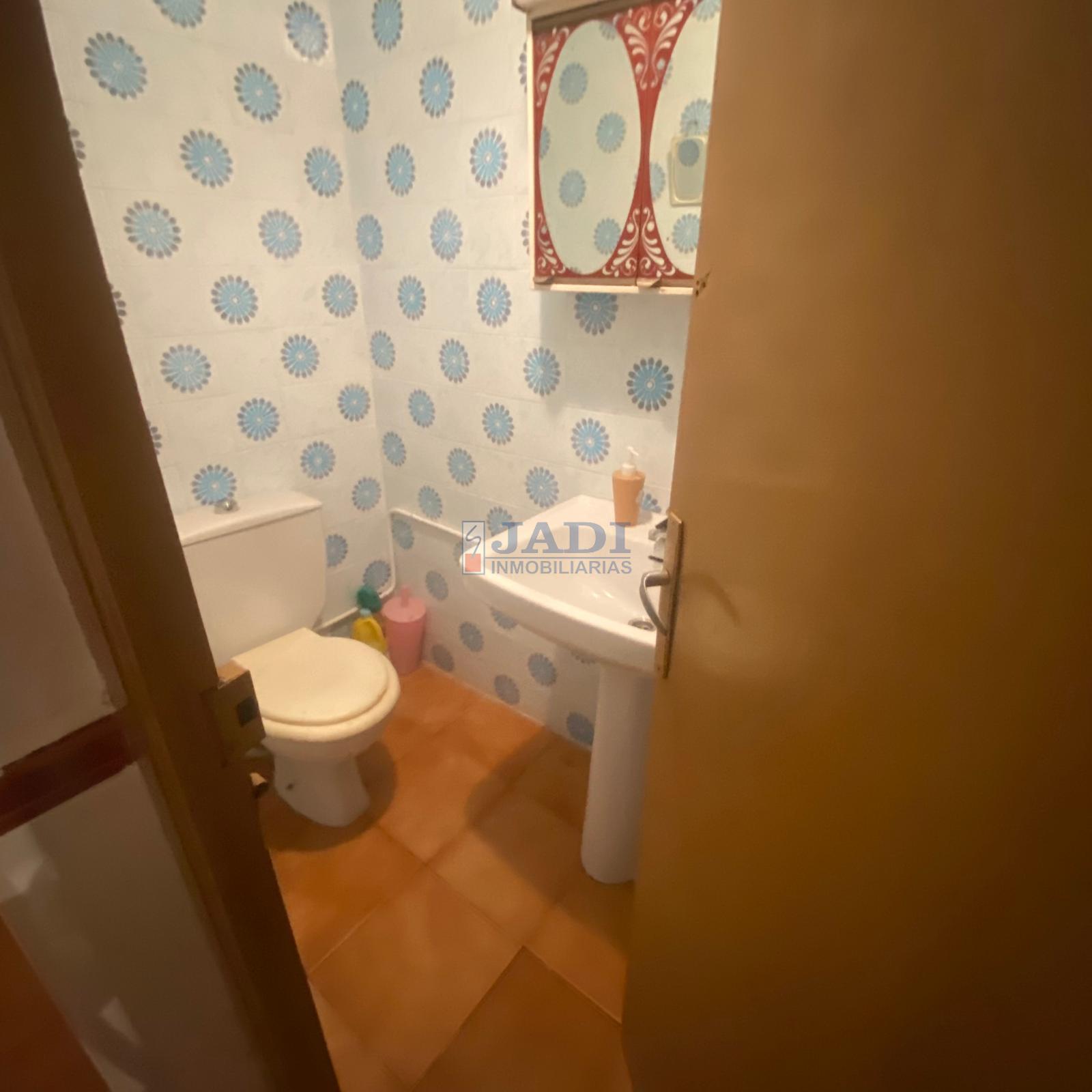 For sale of house in Valdepeñas