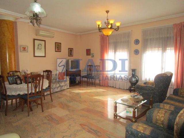 Venta de casa en Valdepeñas