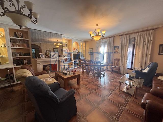 Venta de casa en Valdepeñas