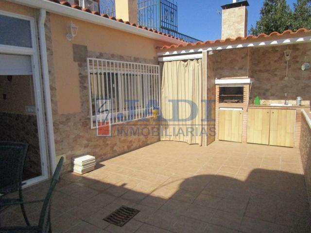 For sale of house in Valdepeñas