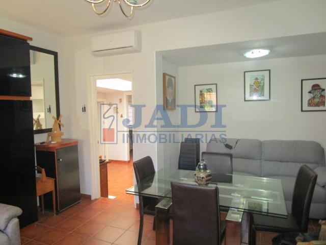 For sale of house in Valdepeñas
