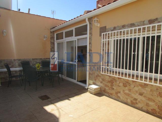 For sale of house in Valdepeñas