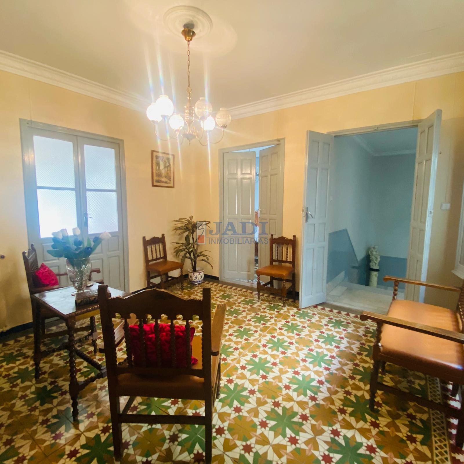 Venta de casa en Valdepeñas