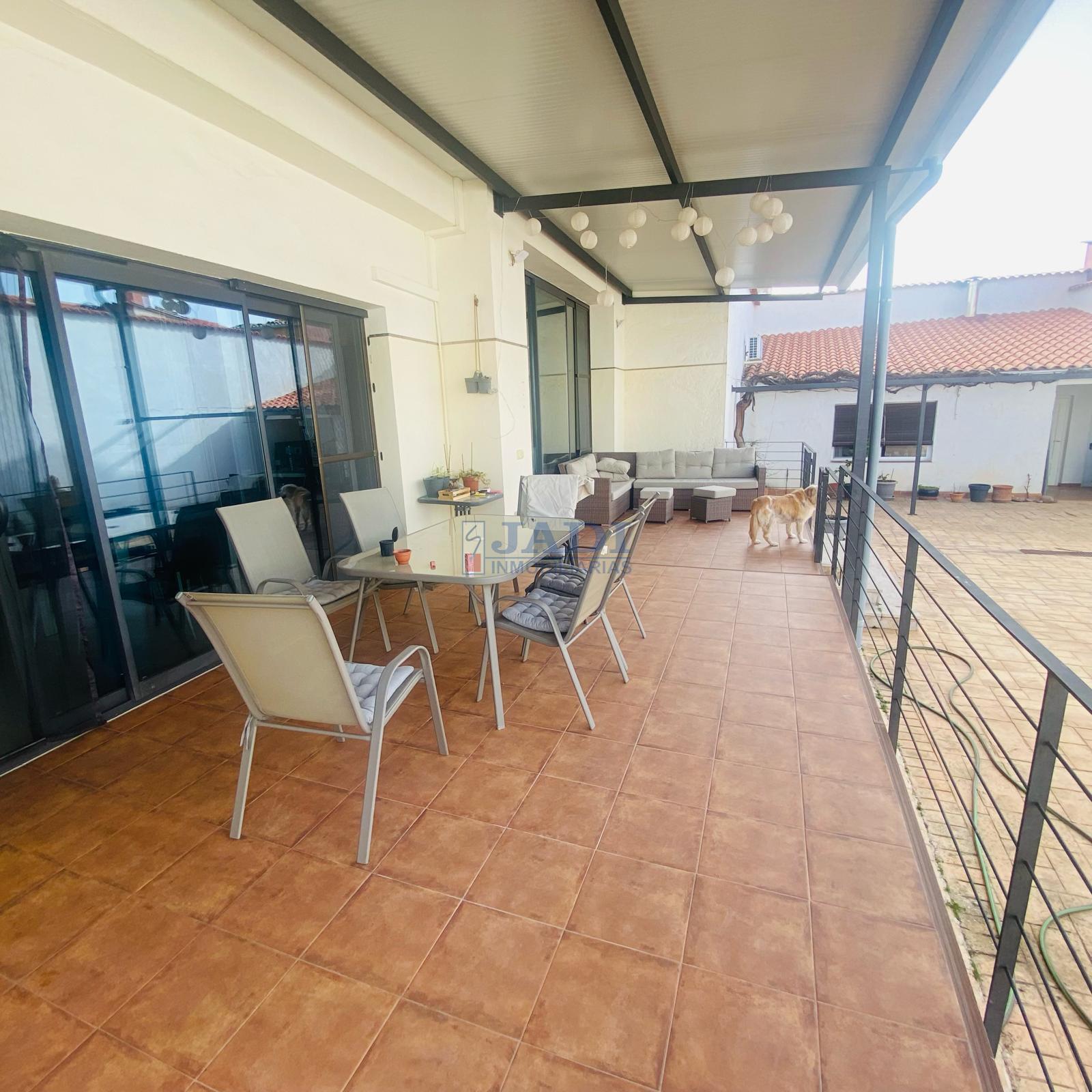 For sale of house in Valdepeñas