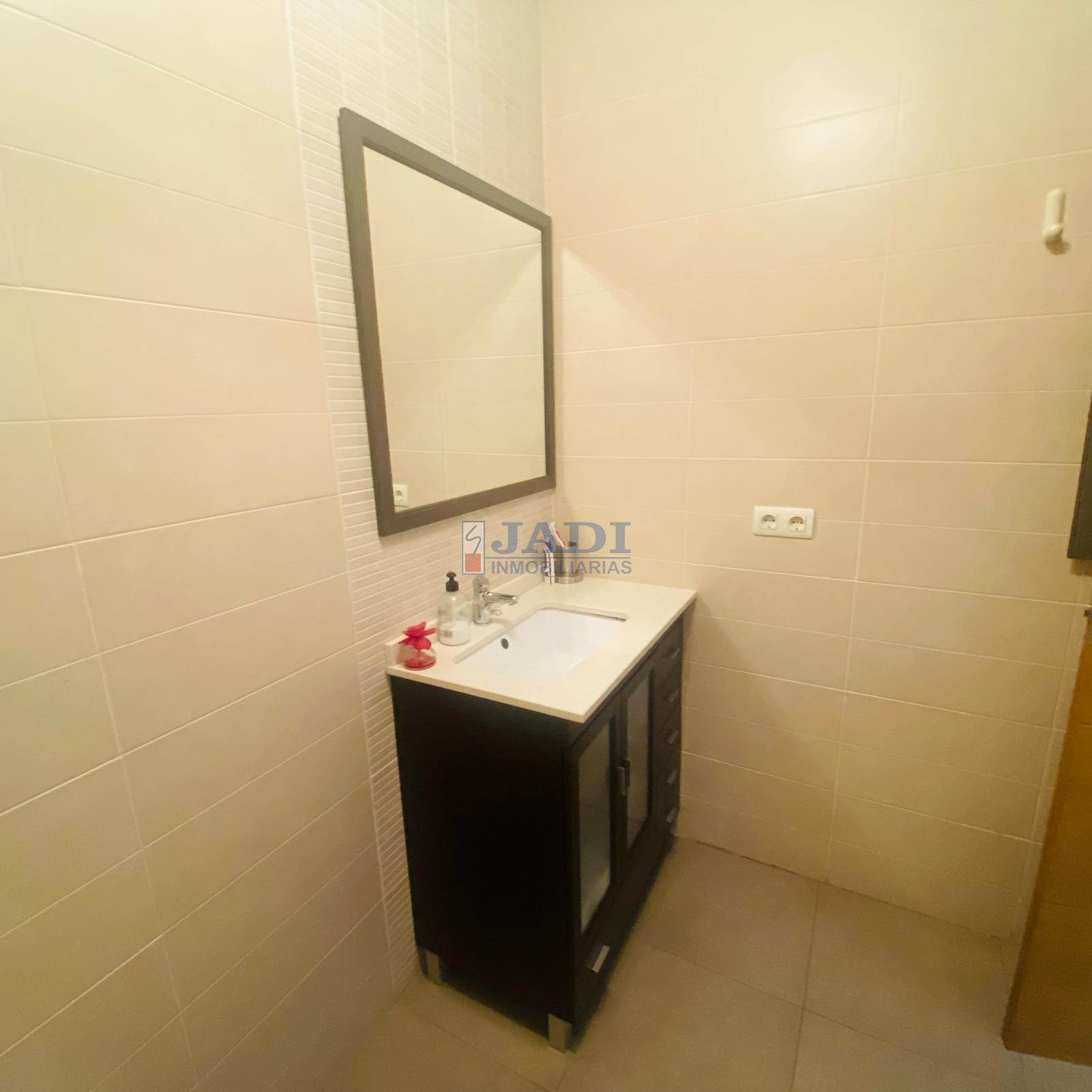 For sale of house in Valdepeñas
