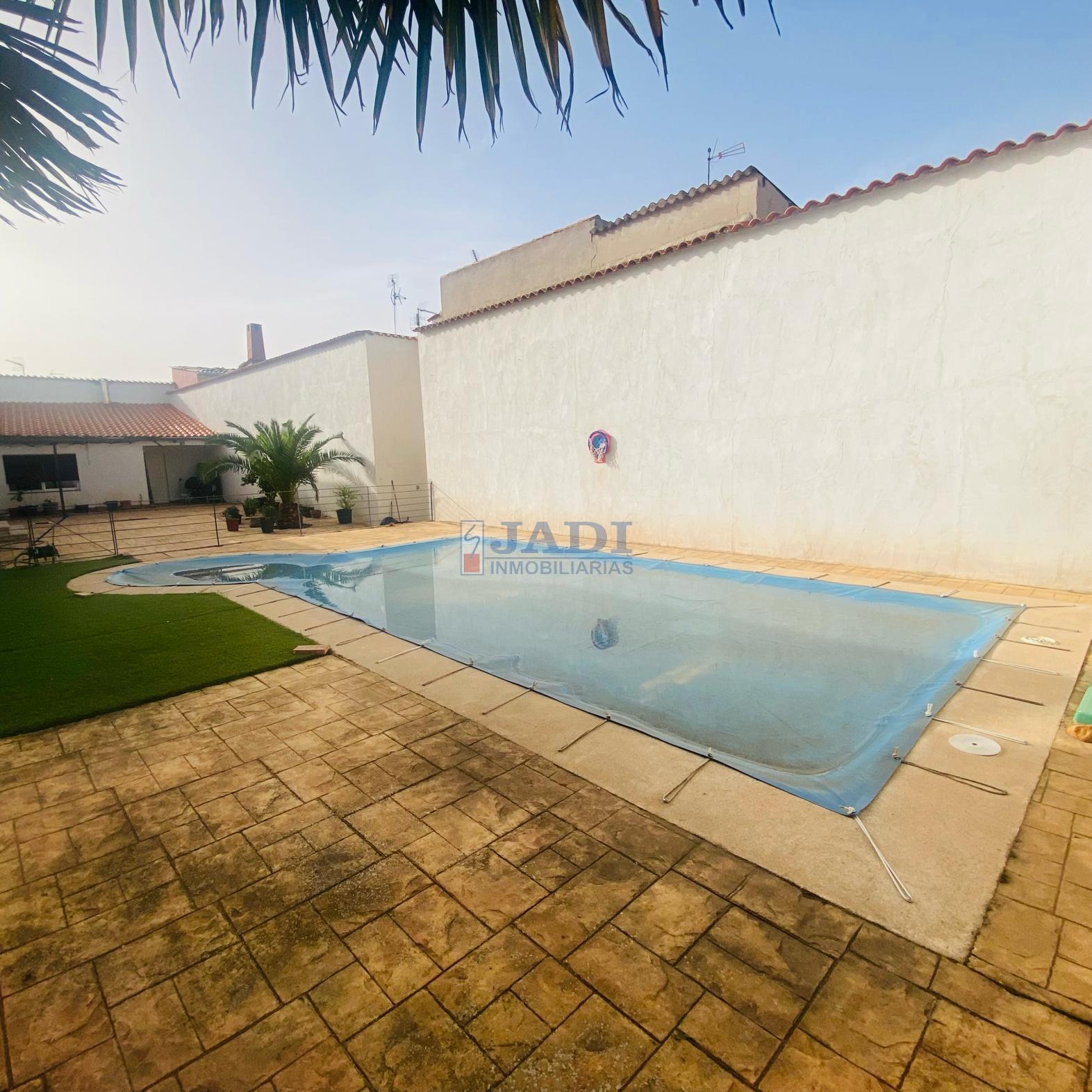 For sale of house in Valdepeñas