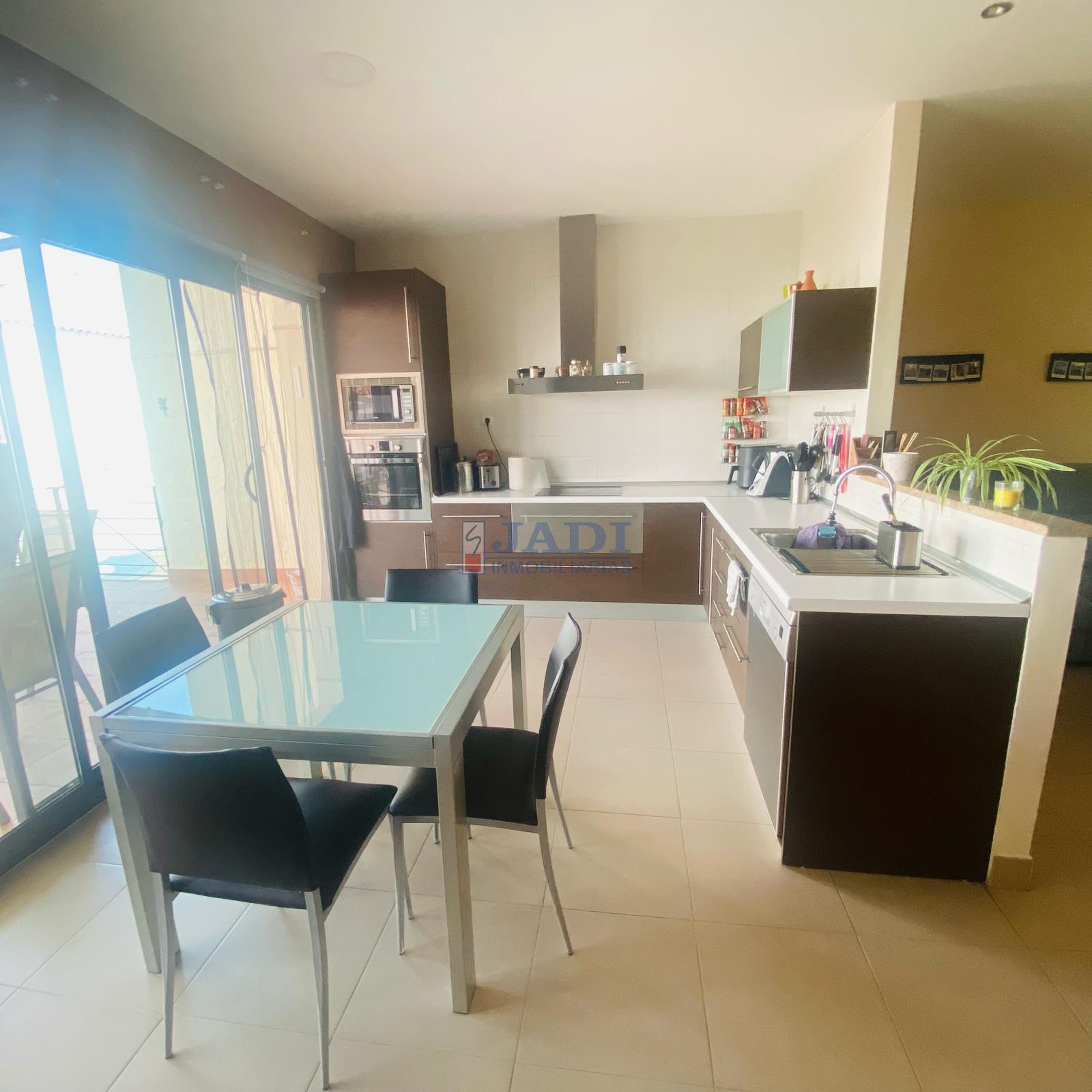 For sale of house in Valdepeñas