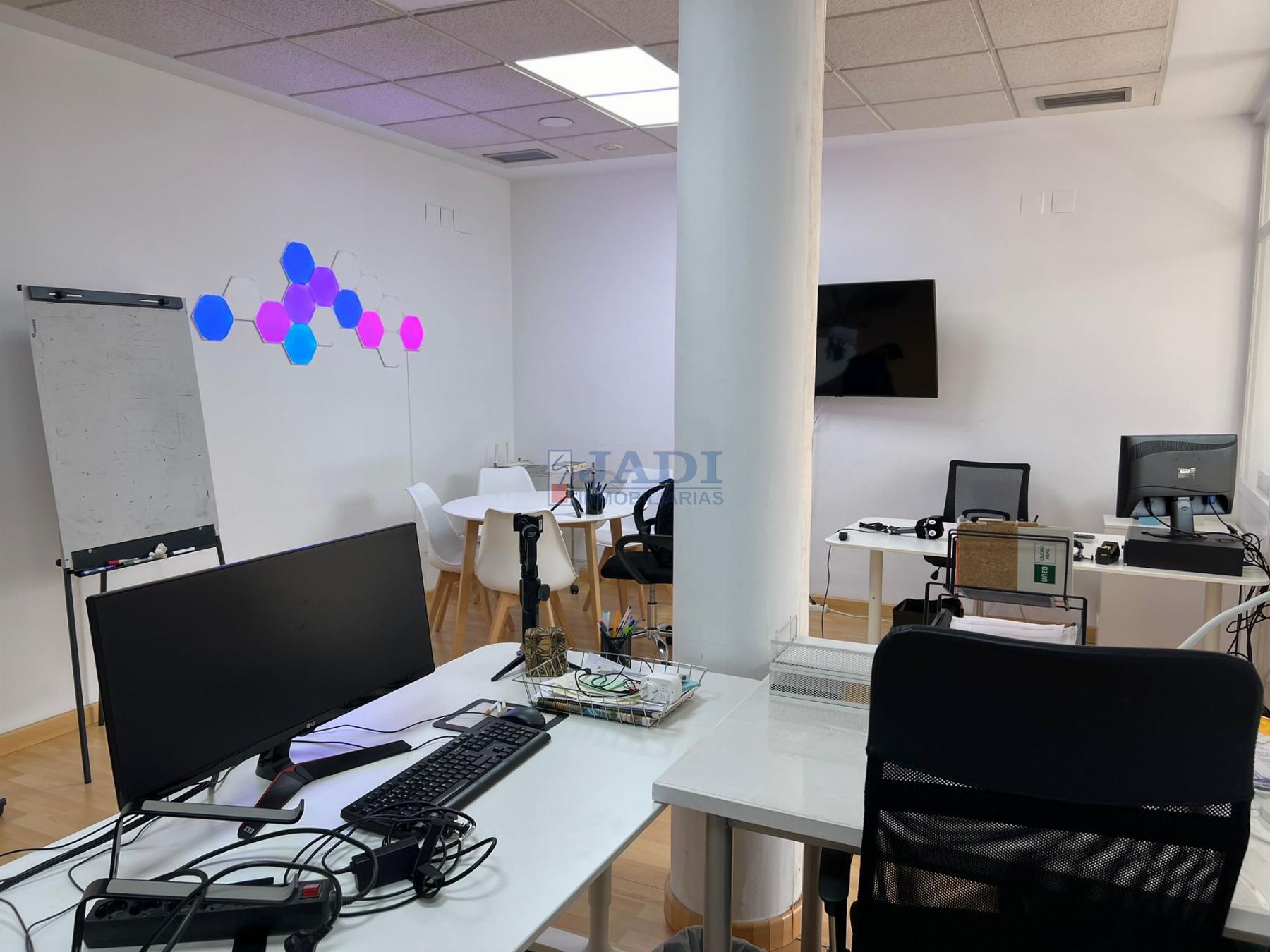 For sale of office in Valdepeñas