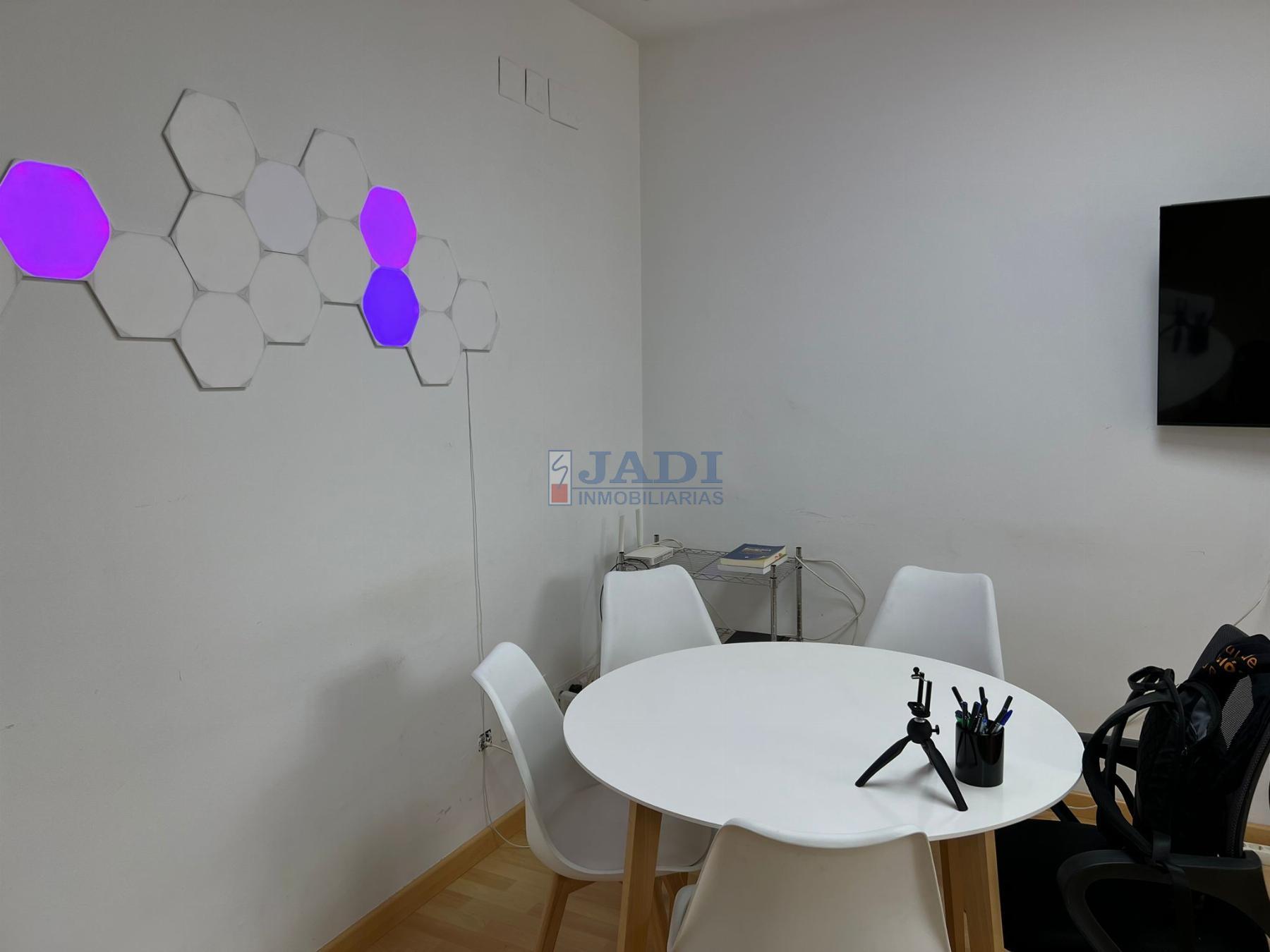 For sale of office in Valdepeñas