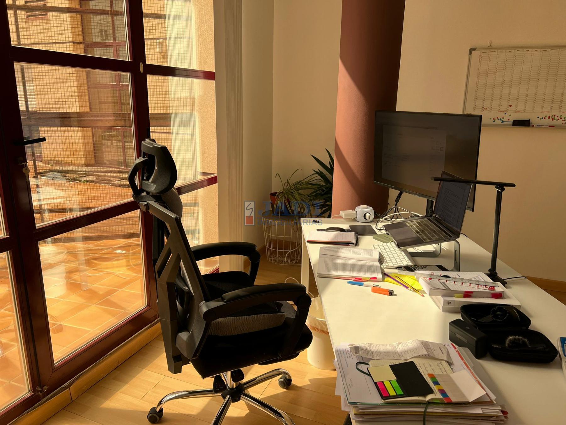 For sale of office in Valdepeñas