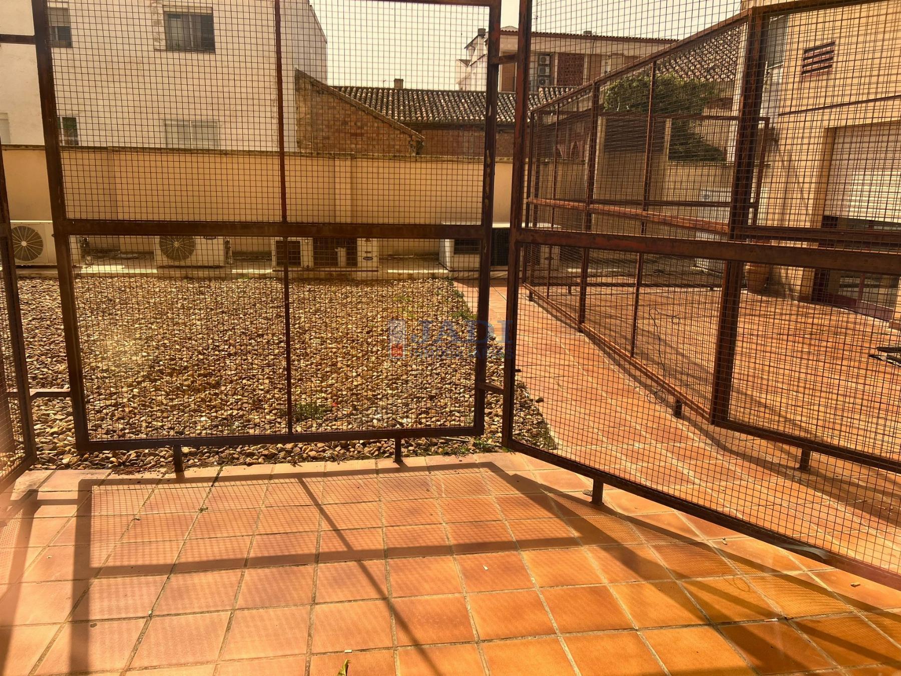 For sale of office in Valdepeñas