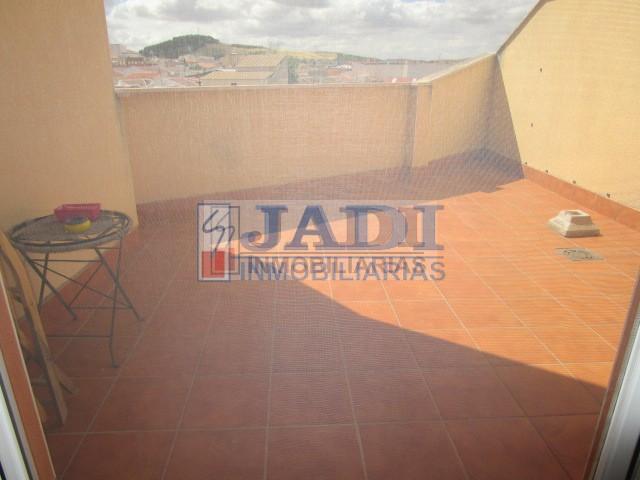 For sale of penthouse in Valdepeñas