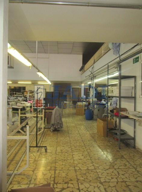 Venta de local comercial en Valdepeñas