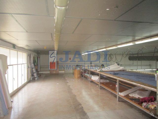 Venta de local en Valdepeñas