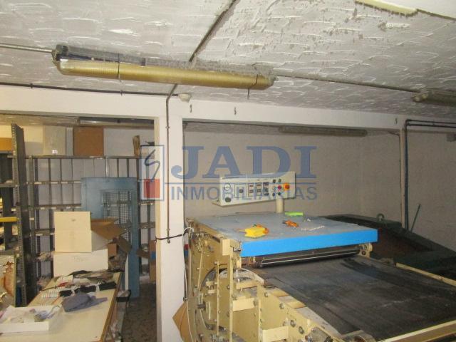 Venta de local en Valdepeñas