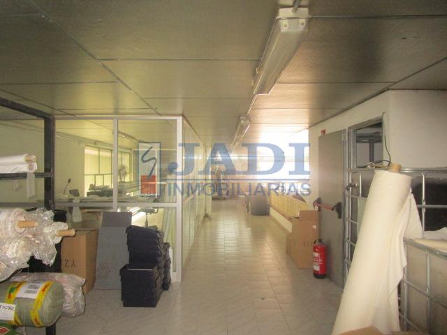 Venta de local en Valdepeñas