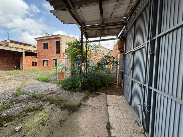 For sale of land in Valdepeñas