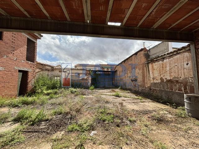 For sale of land in Valdepeñas
