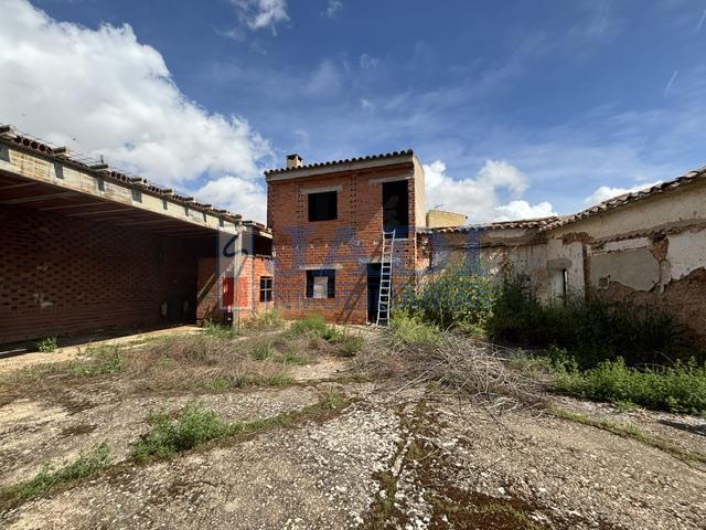 For sale of land in Valdepeñas